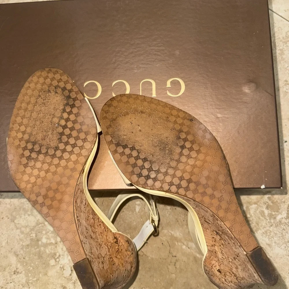 Gucci Cream Patent Leather Cork Wedge Sandals with Ankle Strap - Picture 5 of 5